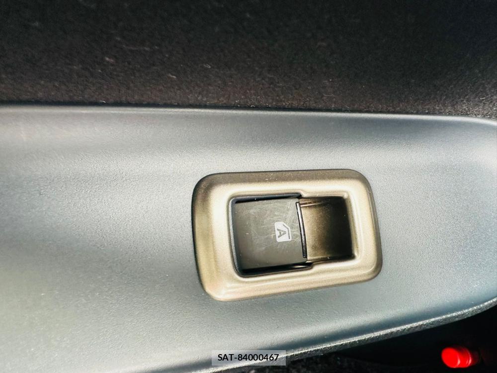 Toyota VOXY 2014 6937239-23