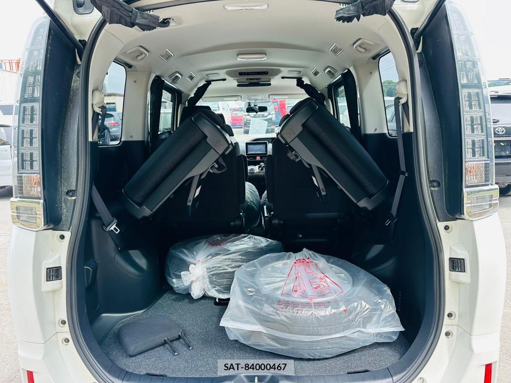 Toyota VOXY 2014 6937239-25