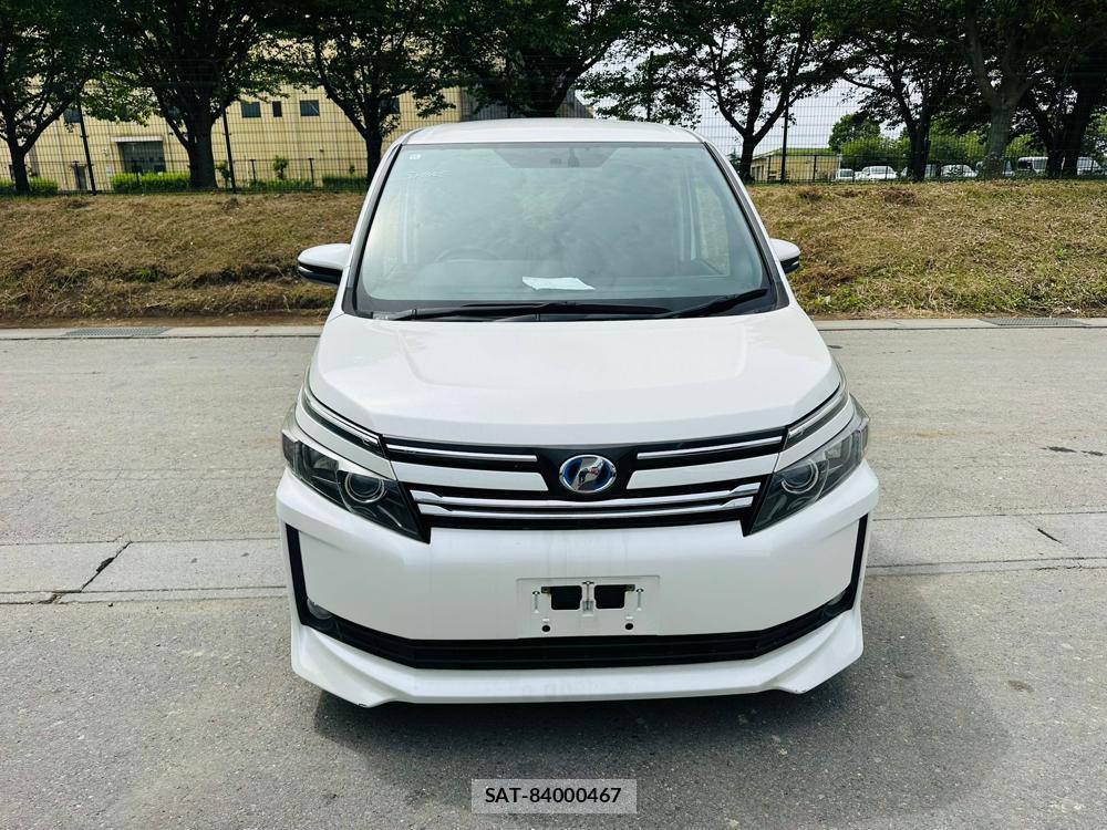 Toyota VOXY 2014 6937239-7