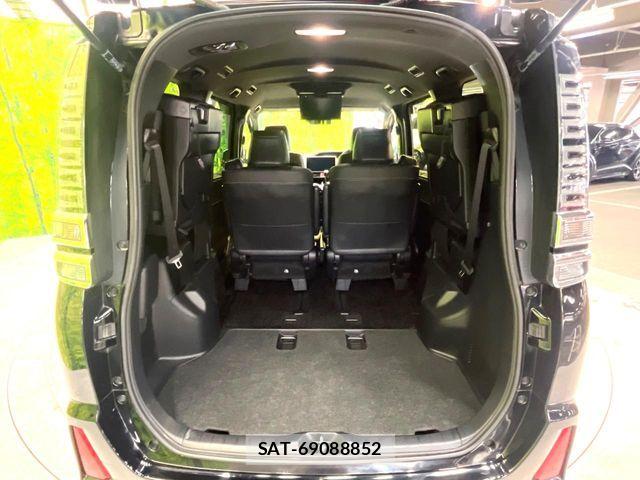 Toyota VOXY 2021-05 7061305-10
