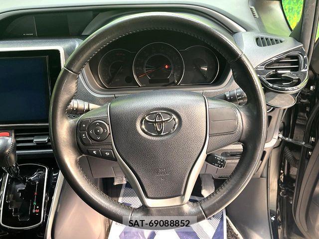 Toyota VOXY 2021-05 7061305-11