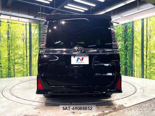 Toyota VOXY 2021-05 7061305-15