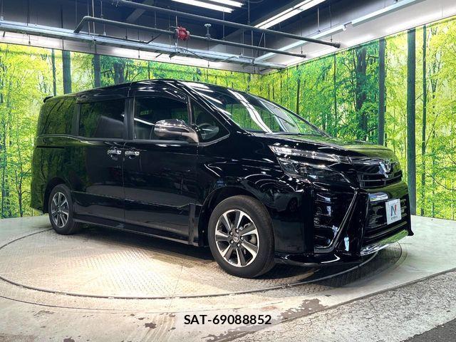 Toyota VOXY 2021-05 7061305-16