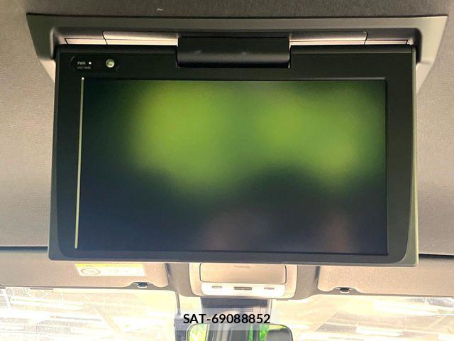 Toyota VOXY 2021-05 7061305-3
