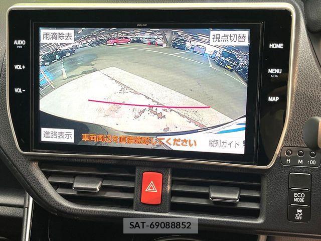 Toyota VOXY 2021-05 7061305-5