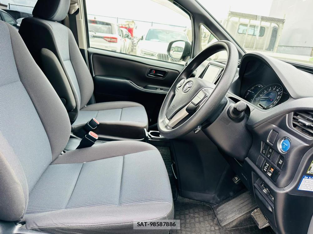 Toyota VOXY 2019 6958495-11