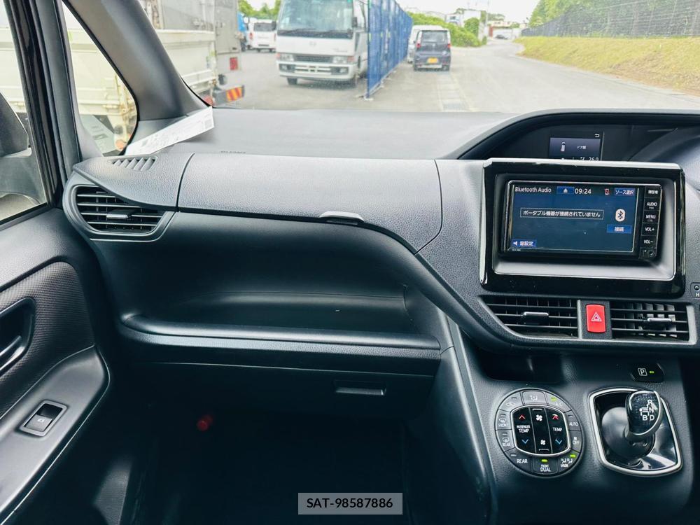 Toyota VOXY 2019 6958495-17