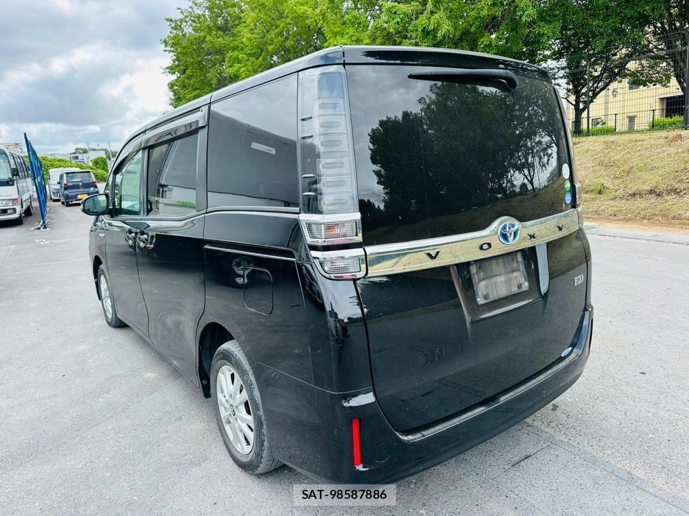 Toyota VOXY 2019 6958495-2