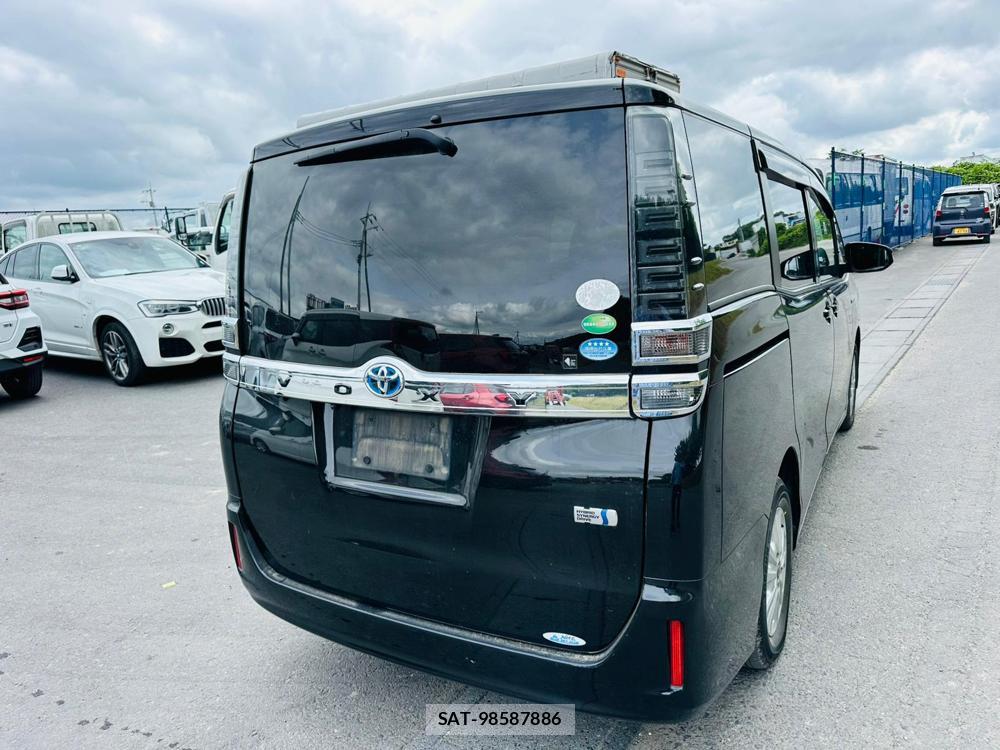 Toyota VOXY 2019 6958495-4
