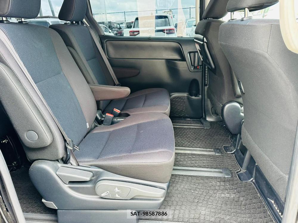 Toyota VOXY 2019 6958495-8