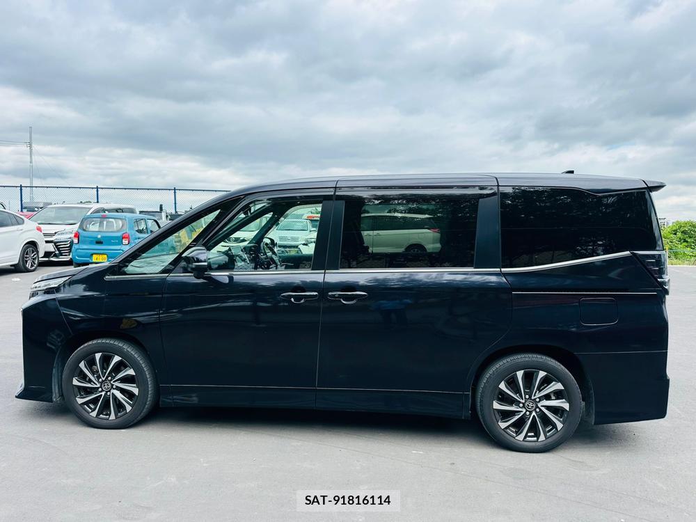 Toyota VOXY 2022 6960172-1