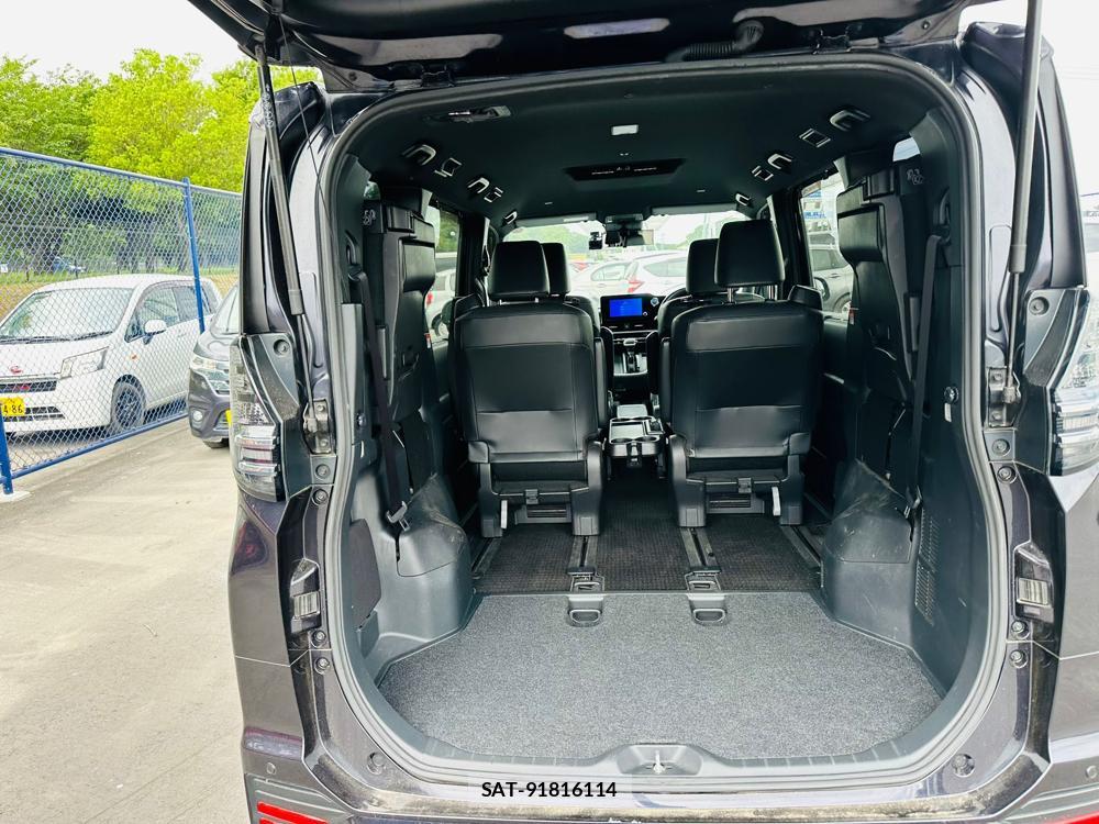 Toyota VOXY 2022 6960172-24