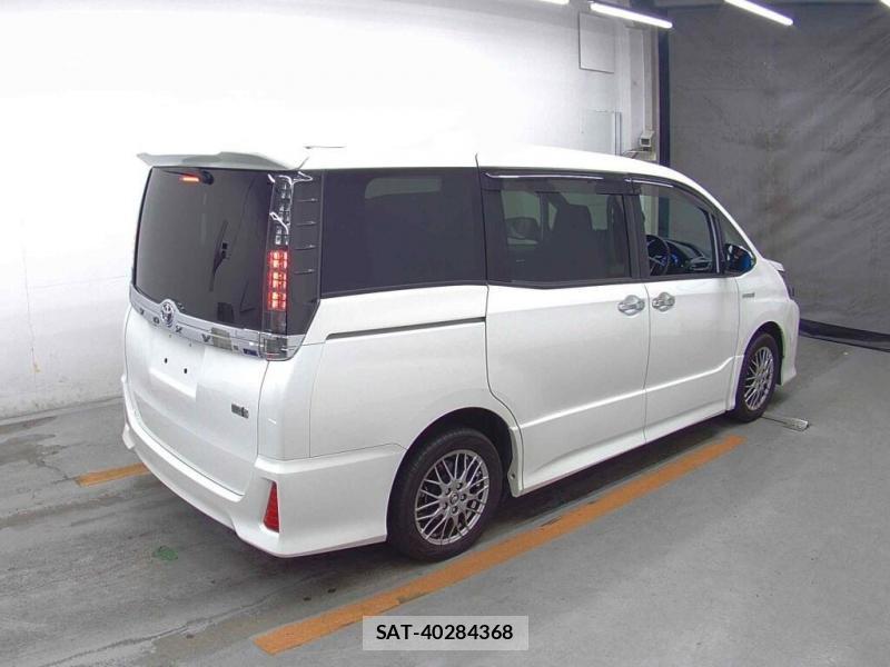 Toyota VOXY 2017 7175261-1