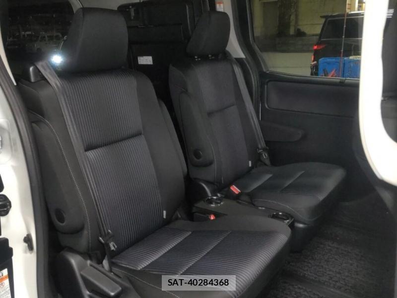 Toyota VOXY 2017 7175261-5