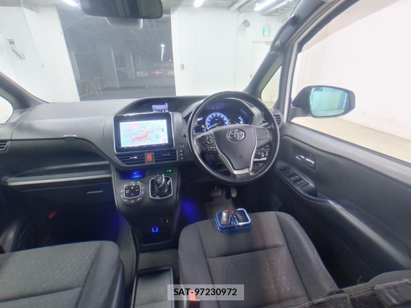 Toyota VOXY 2016-05 7175242-4
