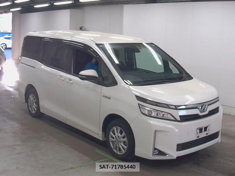 Toyota VOXY 2019-04 7175241-0