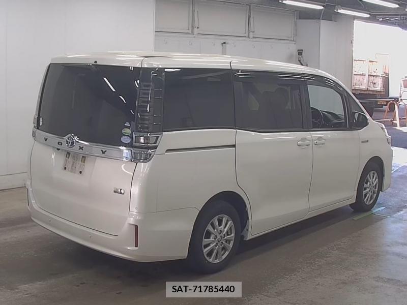 Toyota VOXY 2019-04 7175241-1