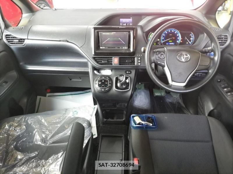 Toyota VOXY 2014 7175282-4