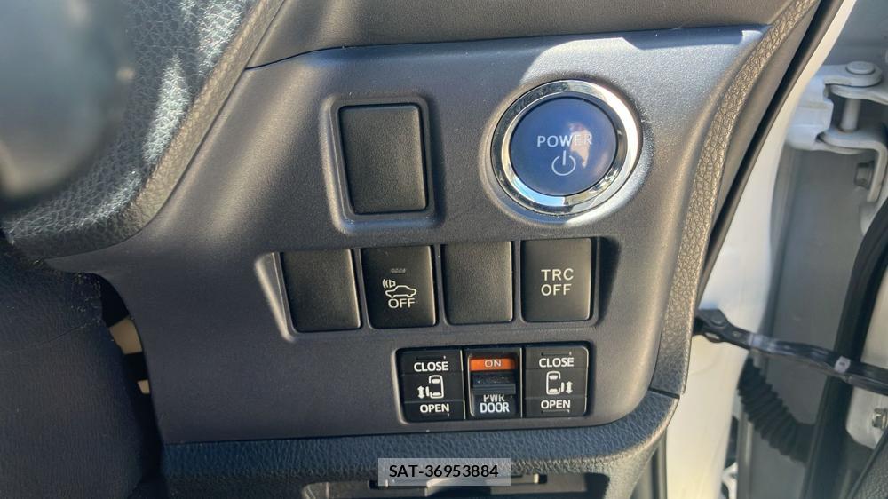 Toyota VOXY 2014 6493954-14