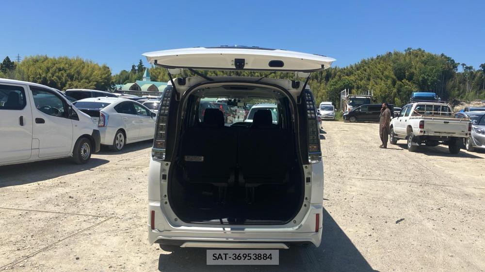 Toyota VOXY 2014 6493954-20