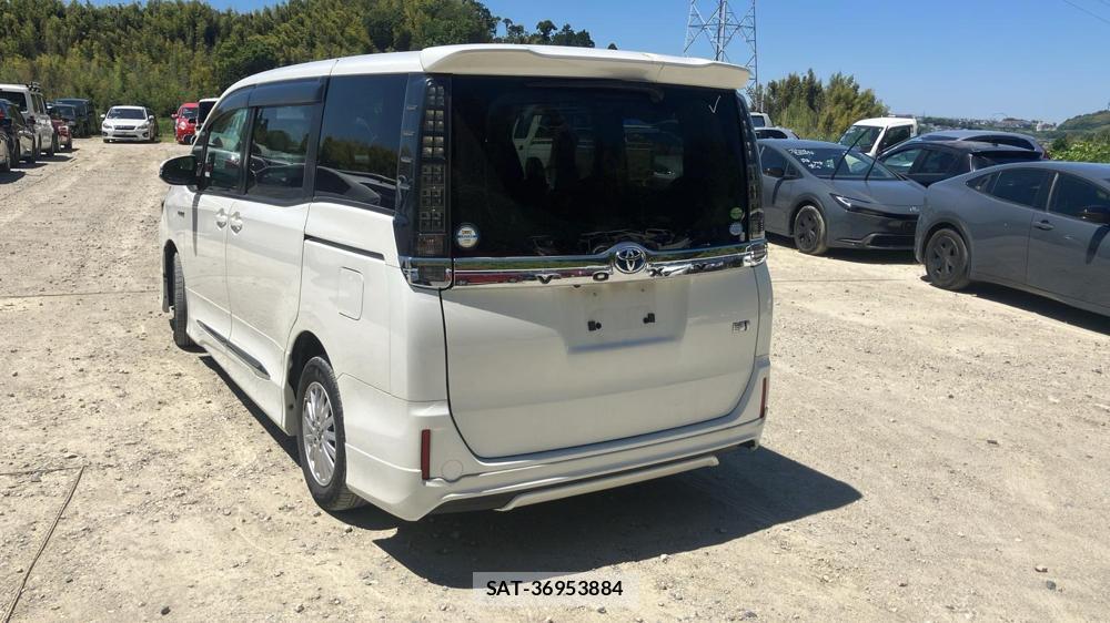 Toyota VOXY 2014 6493954-2