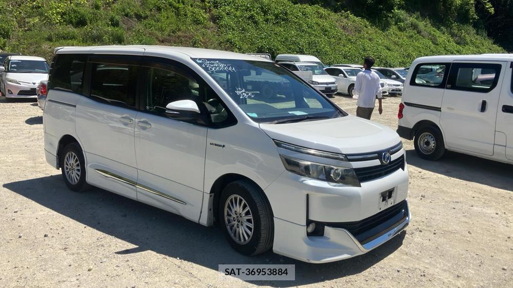 Toyota VOXY 2014 6493954-6