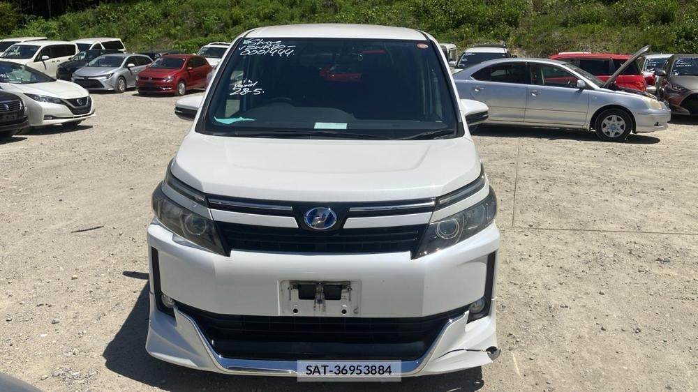 Toyota VOXY 2014 6493954-7