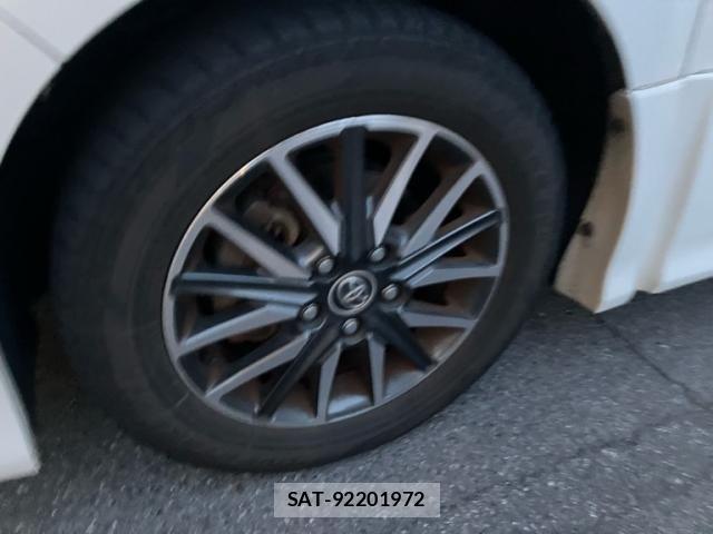 Toyota VOXY 2015-10 7226889-11