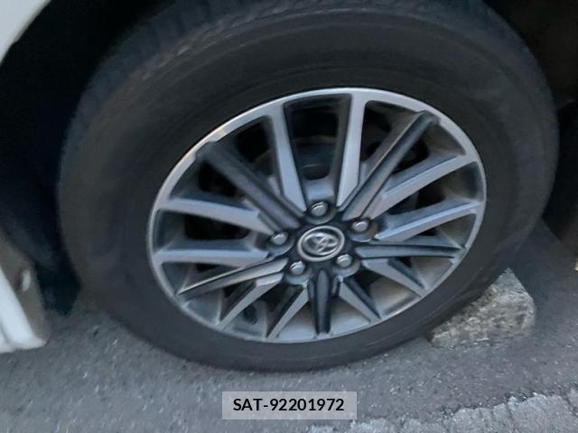 Toyota VOXY 2015-10 7226889-12