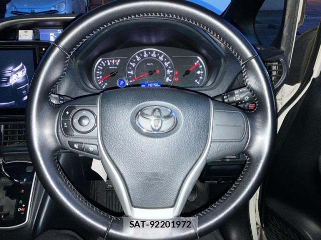 Toyota VOXY 2015-10 7226889-17
