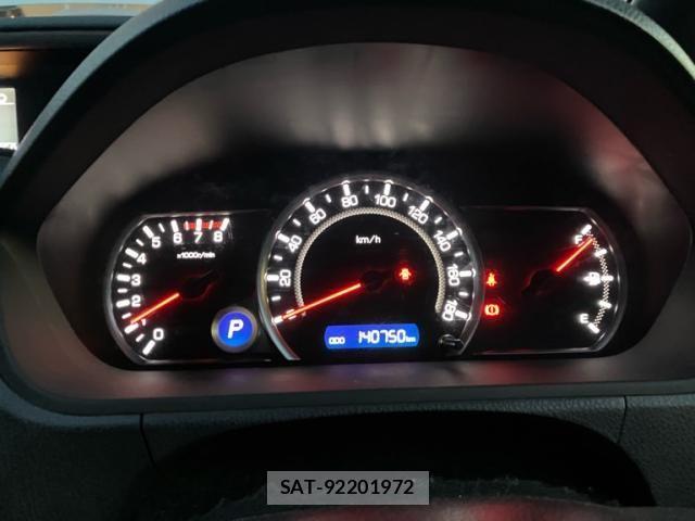 Toyota VOXY 2015-10 7226889-18