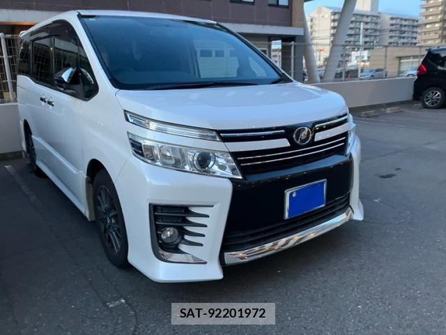 Toyota VOXY 2015-10 7226889-1