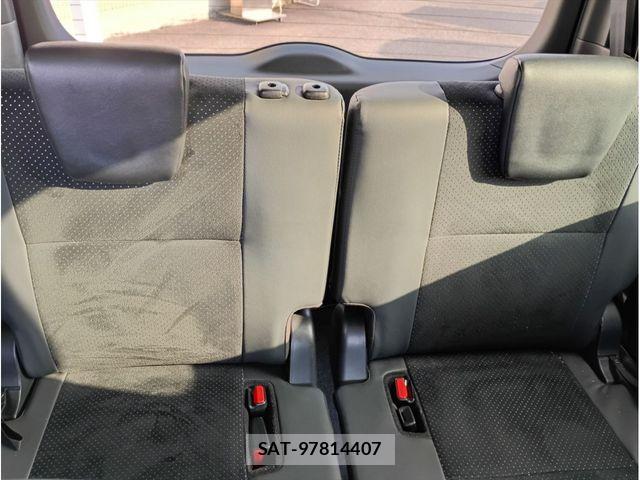 Toyota VOXY 2021-11 7226962-13