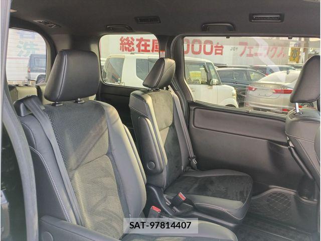 Toyota VOXY 2021-11 7226962-14