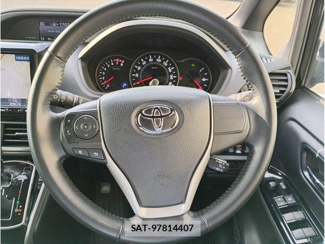 Toyota VOXY 2021-11 7226962-1