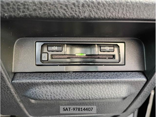 Toyota VOXY 2021-11 7226962-24