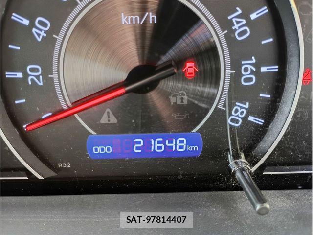 Toyota VOXY 2021-11 7226962-26