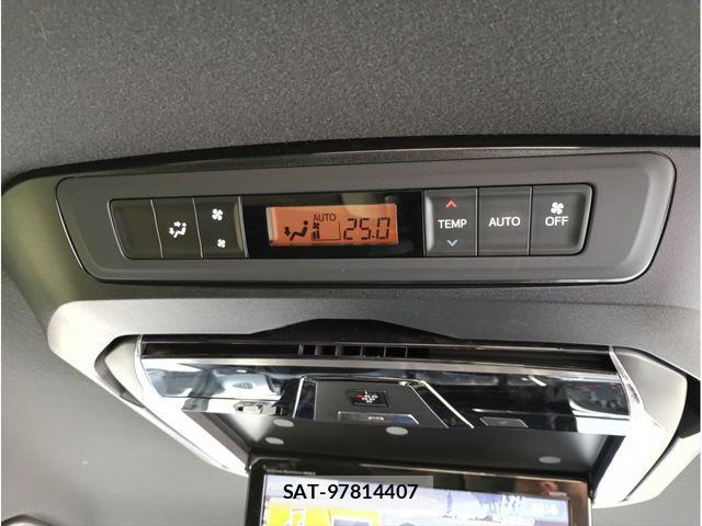 Toyota VOXY 2021-11 7226962-27