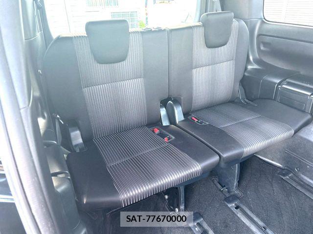 Toyota VOXY 2017-12 7226918-9