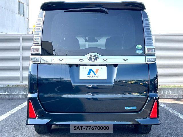 Toyota VOXY 2017-12 7226918-15