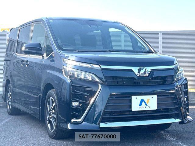 Toyota VOXY 2017-12 7226918-16