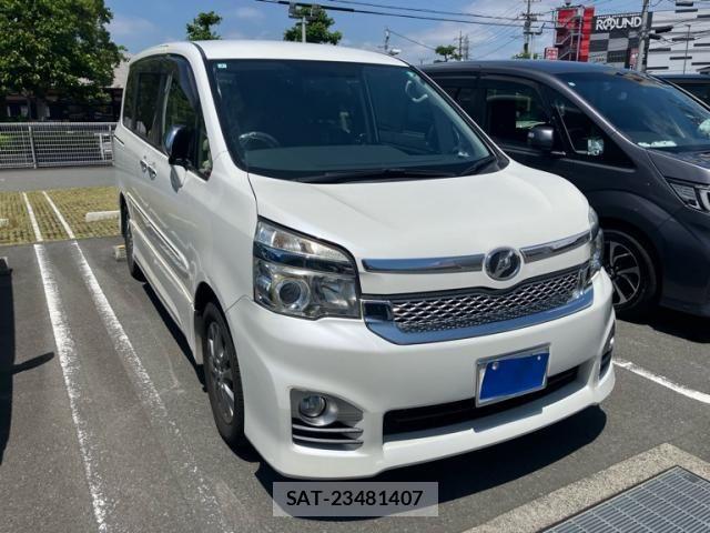 Toyota VOXY 2013-07 7226868-0