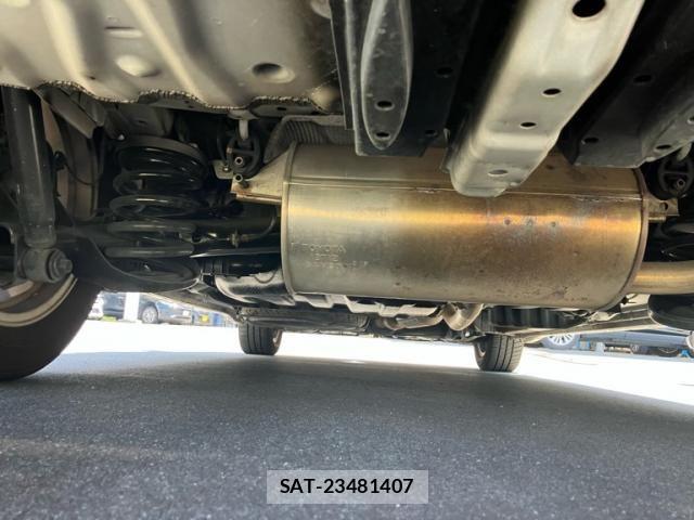 Toyota VOXY 2013-07 7226868-16