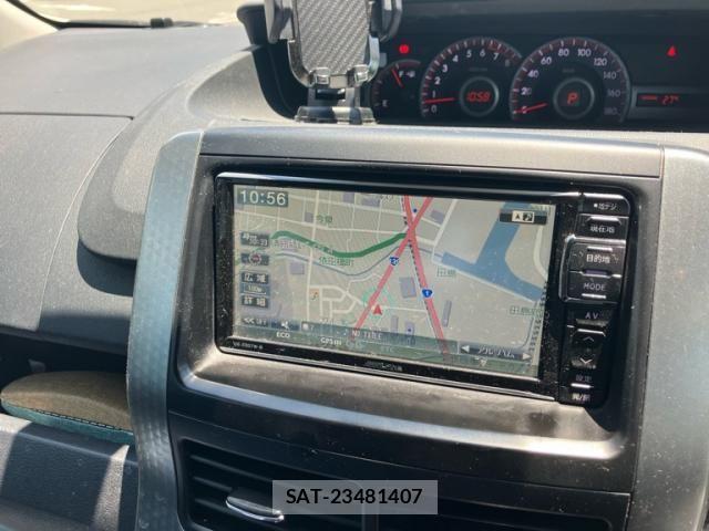 Toyota VOXY 2013-07 7226868-22