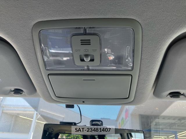 Toyota VOXY 2013-07 7226868-26