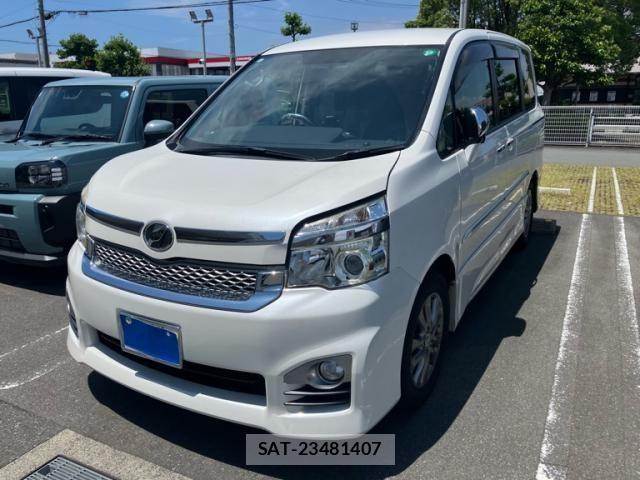 Toyota VOXY 2013-07 7226868-2