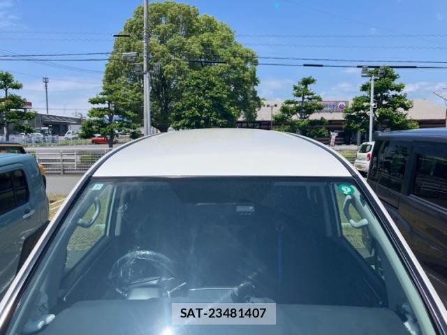 Toyota VOXY 2013-07 7226868-4