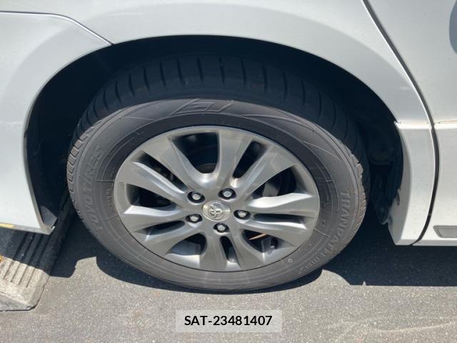 Toyota VOXY 2013-07 7226868-7