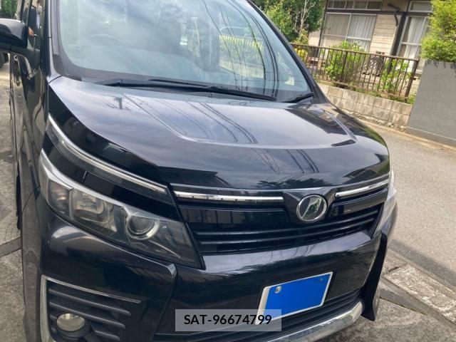 Toyota VOXY 2014-10 7226876-0