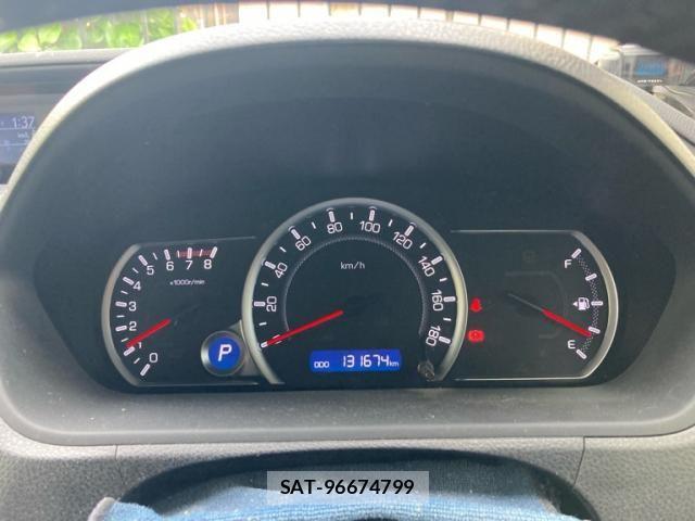 Toyota VOXY 2014-10 7226876-14